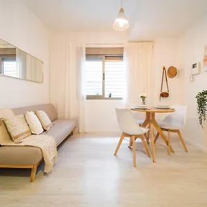 twinsuites-malaga.1costadelsol.com/